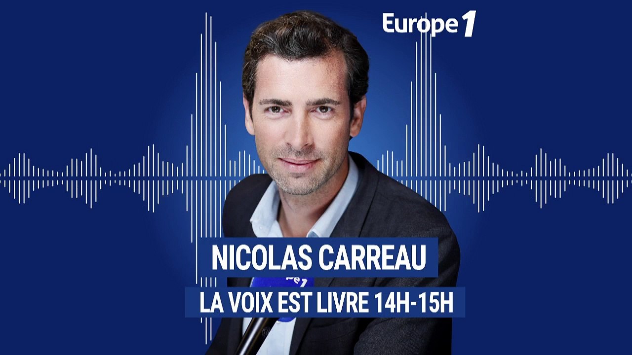 D'Ormesson, Wilde, Zweig : les auteurs favoris de Stéphane Bern dans sa bibliothèque