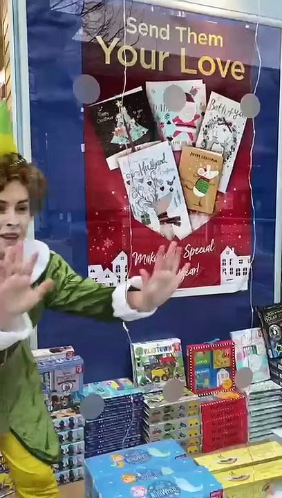 'Buddy' from Christmas film Elf visits Portsmouth and Fareham