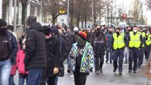 - Berlin’de kısıtlama ve aşı karşıtlarından “sessiz yürüyüş”