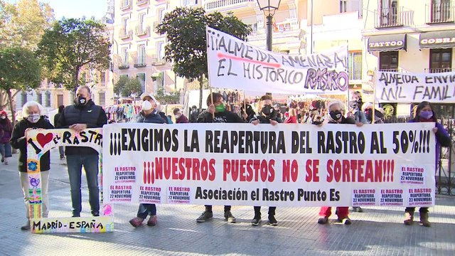 El Rastro reabre entre críticas de los vendedores por la organización