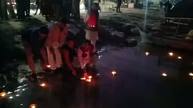 अखिल भारतीय ब्राह्मण एकता परिषद द्वारा आयोजित आनंदेश्वर परमट घाट पर दीपदान