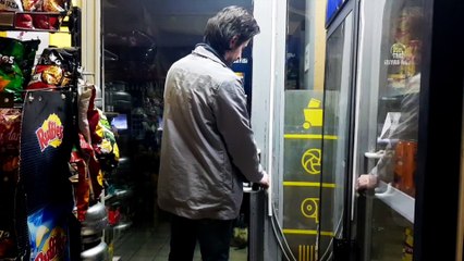 KONYA - Sokağa çıkma kısıtlamasının ardından cadde ve sokaklar boş kaldı