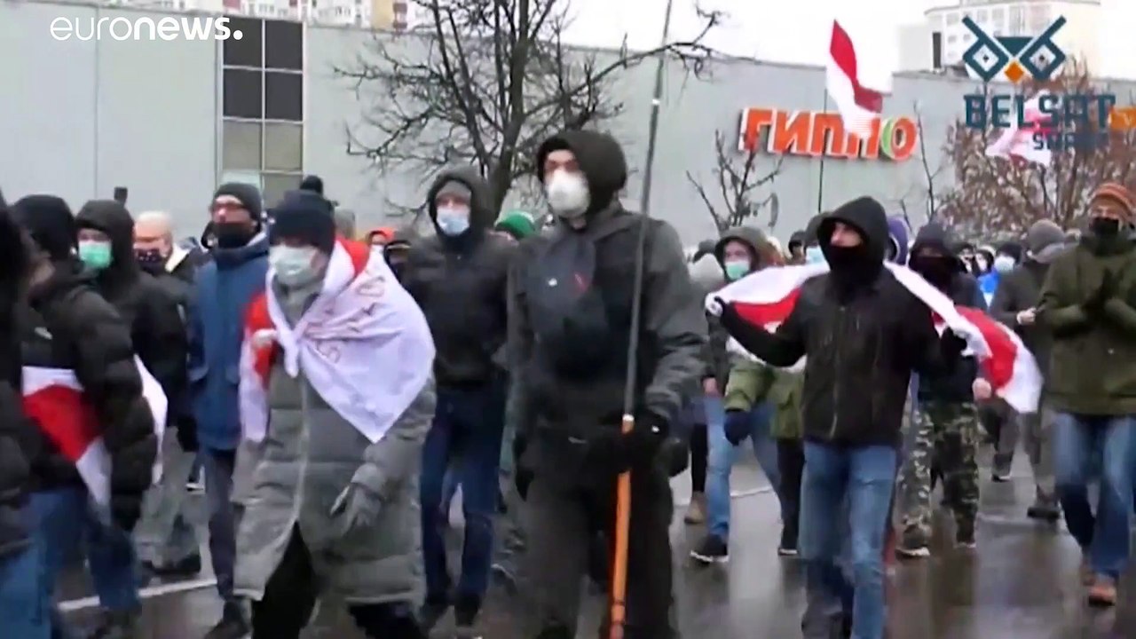 Акции протеста в Беларуси: против демонстрантов...