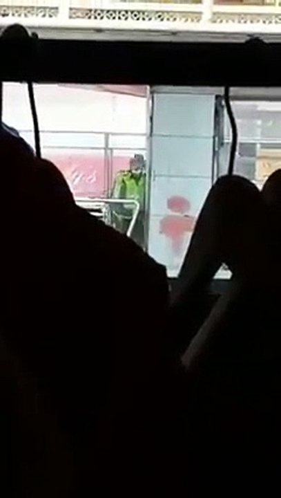 Policía metiendo \'perico\'