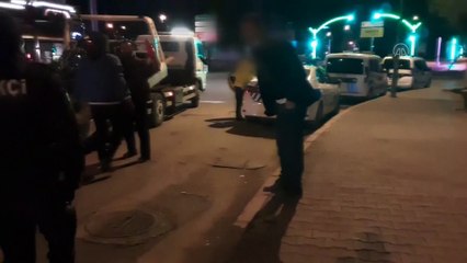 ADANA - Sokağa çıkma kısıtlamasını ihlal eden sürücüye işlem yapıldı
