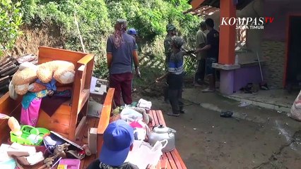 Hujan Deras, Satu Keluarga Tertimbun Longsor