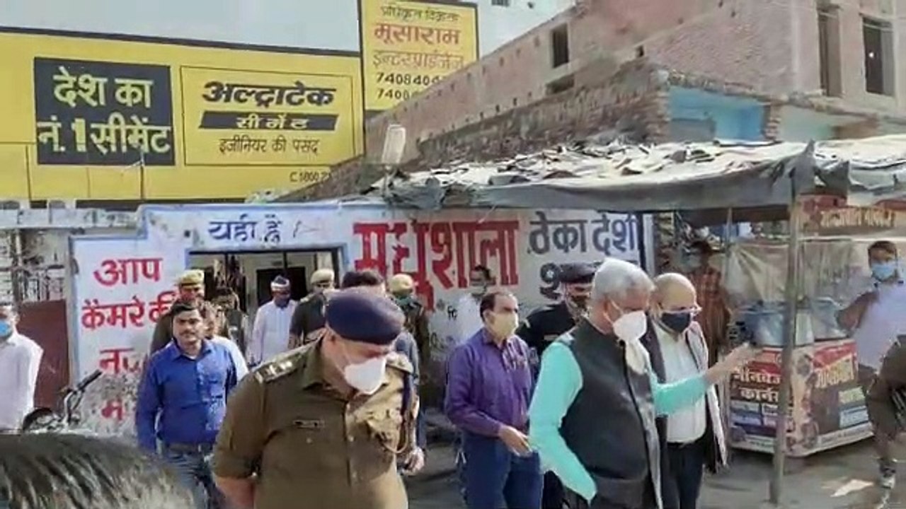 लखीमपुर खीरी- डीएम और एसपी ने मारे शराब की दुकानों पर छापे, मचा हड़कंप