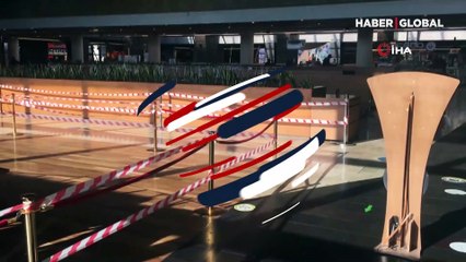 AVM'de yerde yemek yiyenlere karşı önlem