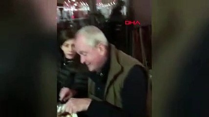 New Jersey Valisi maskesiz yemek yerken vatandaşlar böyle tepki gösterdi!