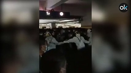 Histeria colectiva en un aeropuerto de Shanghái al conocerse el positivo por coronavirus de un trabajador