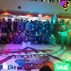 Battle of steps at Jamuna future park.