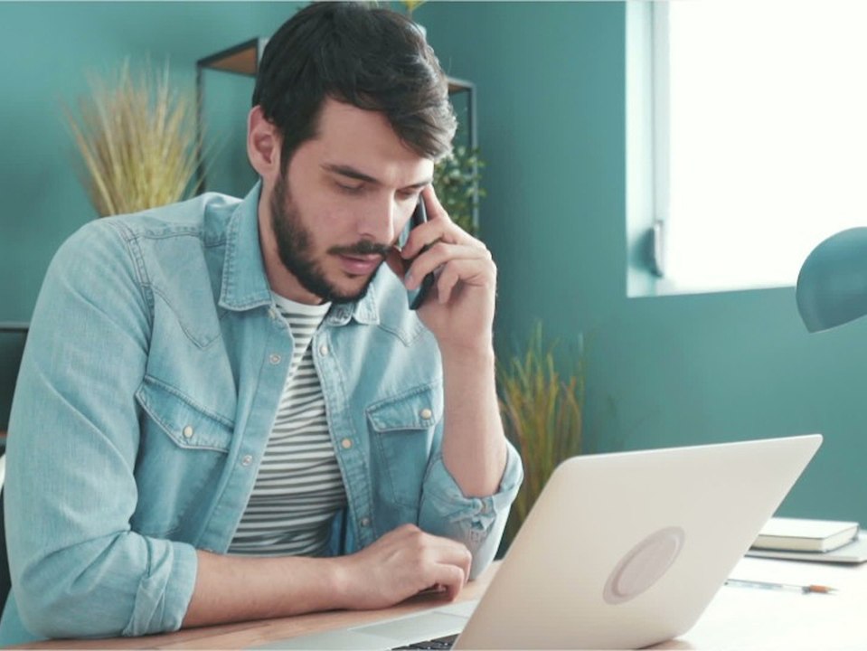 Dieses Wort solltest du am Telefon niemals sagen