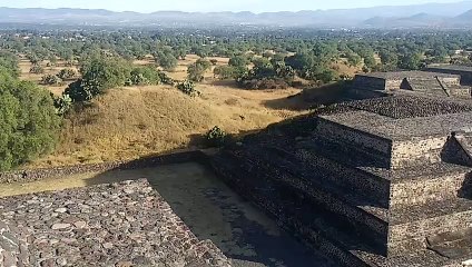 Pirámide de la Luna  Teotihuacán _ México
