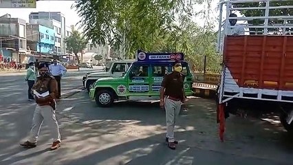 माधव नगर टीआई ने फ्रीगंज ब्रिज पर चलाया बगैर मास्क पहनने वाले लोगों के खिलाफ अभियान