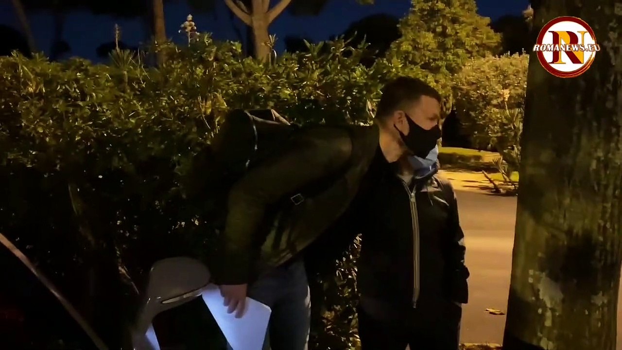 Roma, Dzeko lascia Villa Stuart dopo la visita d'idoneità (23/11/2020)