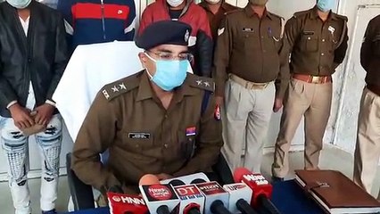 Descargar video: थाना चकेरी पुलिस टीम द्वारा 04 शातिर चोरों को गिरफ्तार किया गया