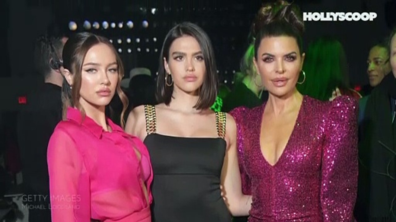 Kourtney Kardashian Approves Scott Disick’s 'WEIRD' Relationship with Amelia Hamlin!