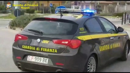 Abbigliamento contraffatto di grandi marchi sequestri nel Napoletano (23.11.20)