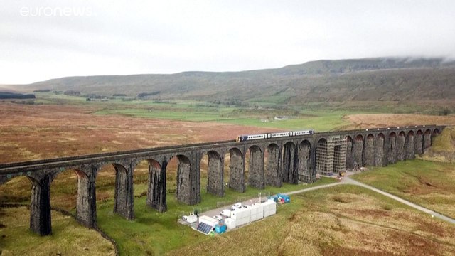 شاهد: تحضيرات لترميم جسر بريطاني يعود تاريخ بنائه إلى 1875