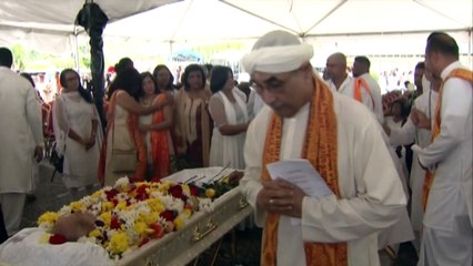 Sat's Son Sends Pre Action against New $100 Note