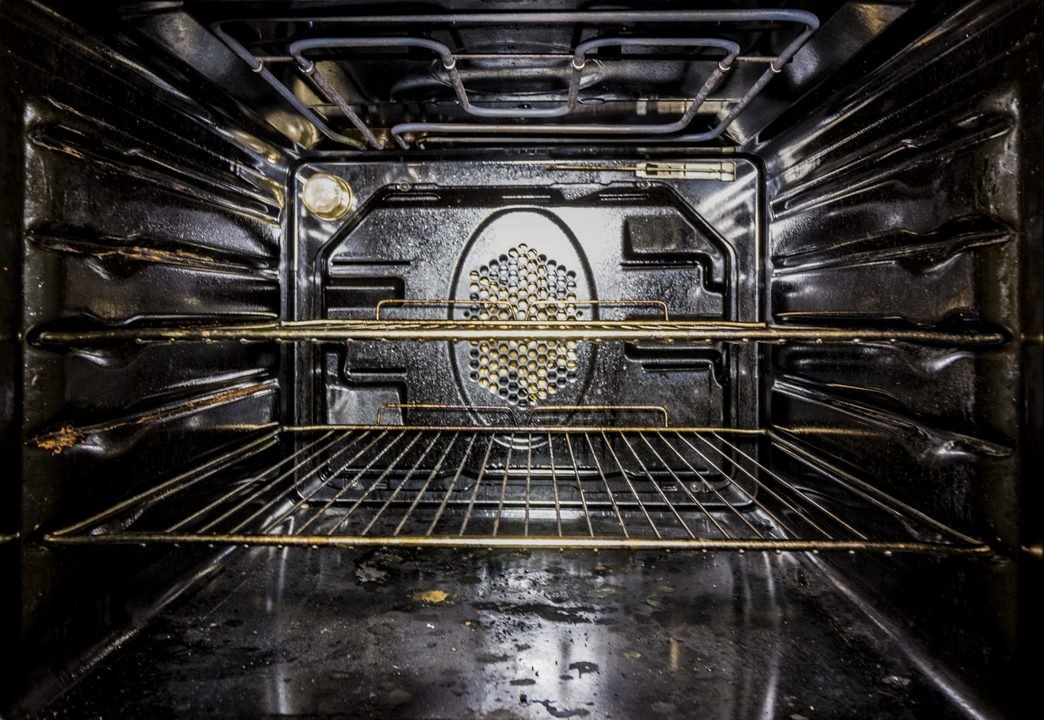 7 Oven-Cleaning Tips I’m Ready to Try This Weekend