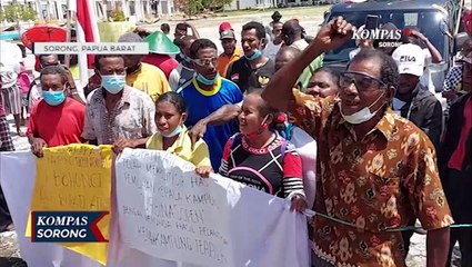 Kepala Kampung Tak Kunjung Dilantik, Warga Demo