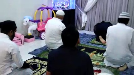 Muslims Encouraged to Break Fast at Home