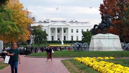 El presidente Trump acepta la transferencia de poder al demócrata Biden, aunque no admite su derrota