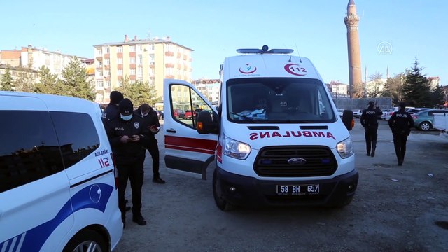 SİVAS - Boş arazide yeni doğmuş bebek bulundu