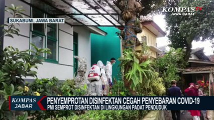 PMI Sukabumi Semprot Disinfektan di Lingkungan Padat Penduduk