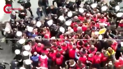 Ankara'ya yürüyen işçilere polis müdahalesi