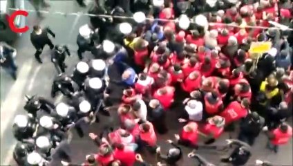 Polisten metal işçilerine müdahale