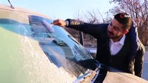 Erzincan’da Araçların Camları Buz Tuttu
