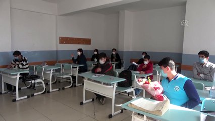 VAN - Mezun olduğu okula müdür olan öğretmene '24 Kasım' sürprizi