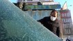 KARS - Doğu'da soğuk hava nedeniyle dereler ile araç ve evlerin camları buz tuttu (2)