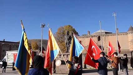 BİTLİS - 24 Kasım Öğretmenler Günü törenle kutlandı