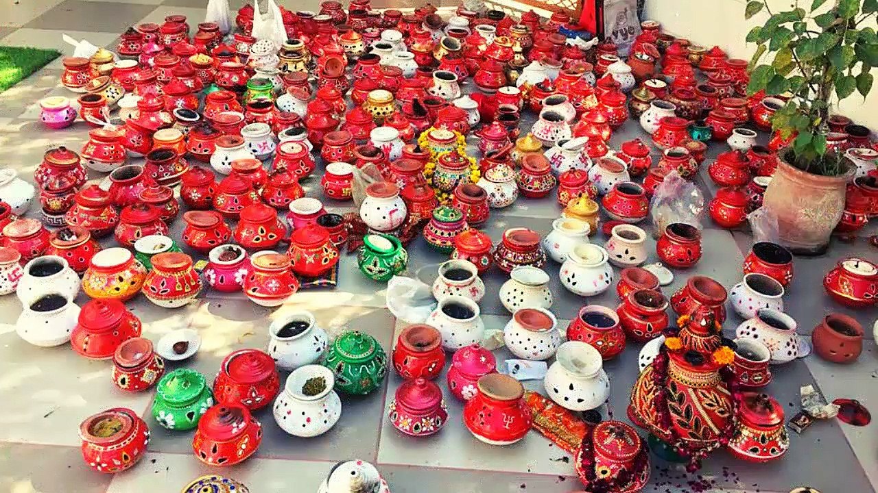 DIY bird's hanging nest using waste navratri pot garba