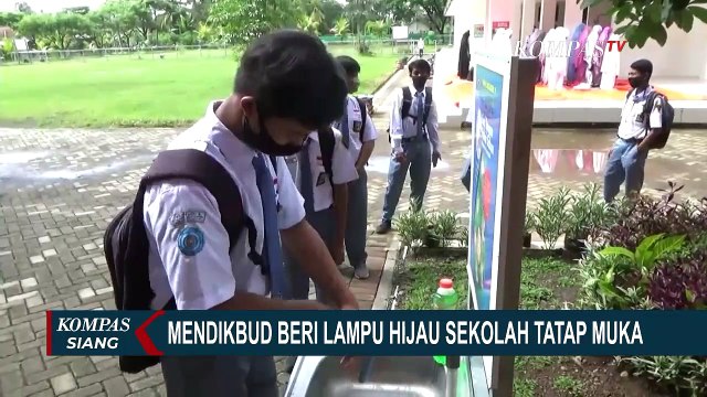 Mendikbud Nadiem Beri Lampu Hijau Sekolah Tatap Muka di Januari 2021