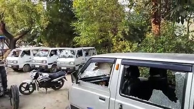 मामूली विवाद को लेकर दो पक्षों में जमकर चले लाठी-डंडे, गाड़ियां की गई क्षतिग्रस्त
