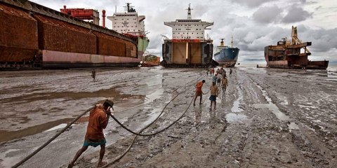 Chittagong, el mayor cementerio de barcos del mundo está en Bangladesh