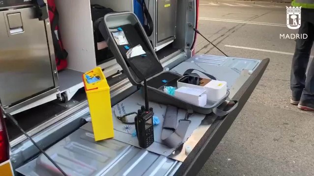 Herido grave un hombre al caer de la bici y golpearse contra el bordillo