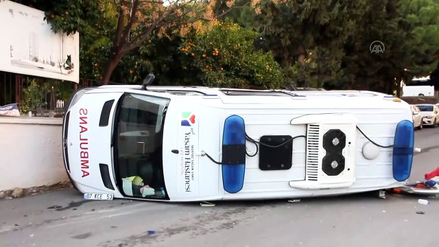 ANTALYA - Ambulans ile cip çarpıştı: 1 yaralı