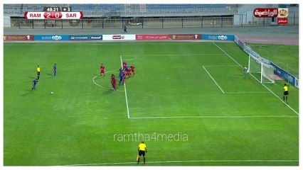 جمال محمود يلاطف الكابتن حمزة الدردور بعد الهدف الثاني الرائع في مرمى الصريح