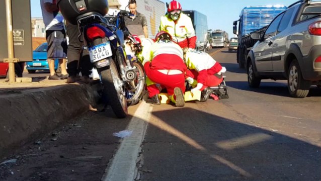 Idosa de 83 anos fica gravemente ferida em acidente com três veículos no Trevo Cataratas