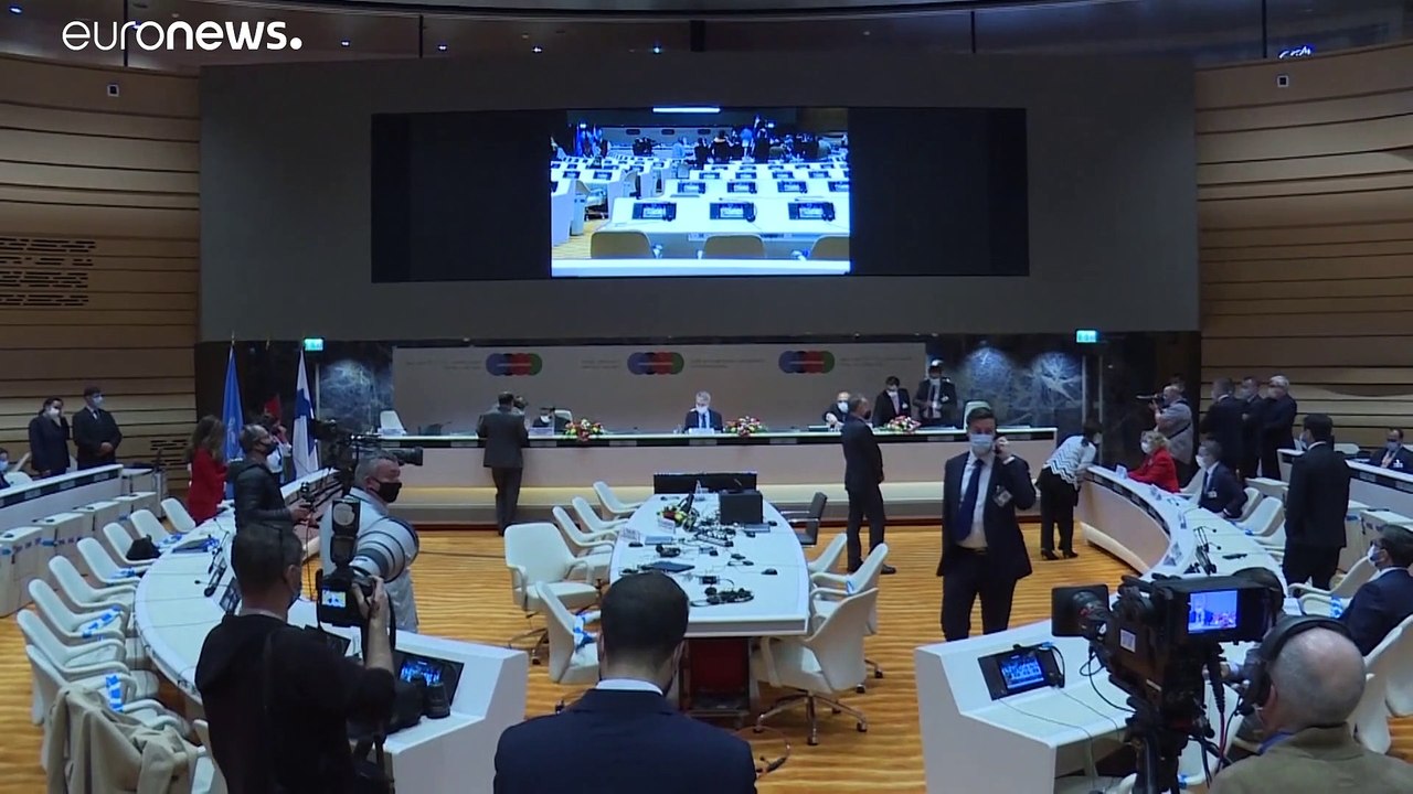 Afghanistan: Zwei 'amerikanische' Jahrzehnte gehen zu Ende, die Not bleibt