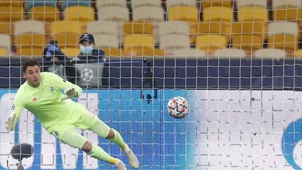 Champions League: Με... φόρα στους «16» η Μπαρτσελόνα