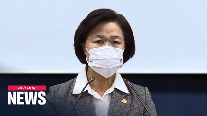Justice Minister bars S. Korea's top prosecutor from post, first ever under the constitution