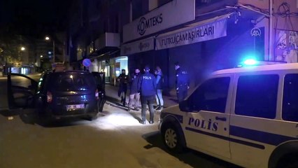 ADANA  -  Aracında tabanca ve uyuşturucu bulunan zanlı gözaltına alındı