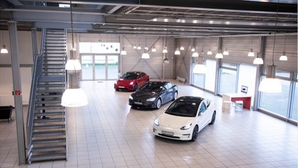 Tesla's Market Value Tops $500 Billion