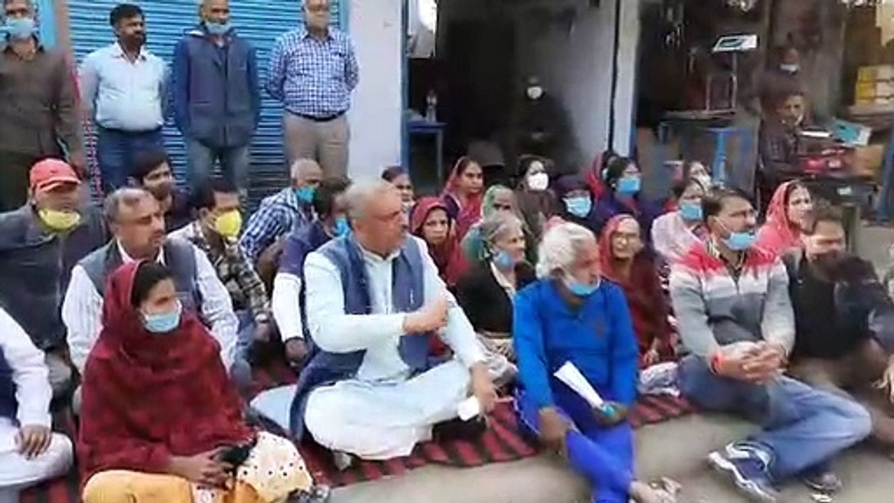 पुलिस और विधायक के बीच हुई तीखी झड़प